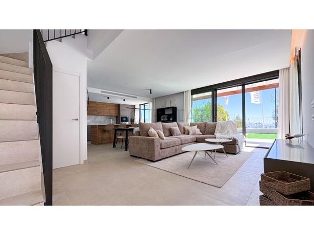 Villa En venta en Polop photo 0