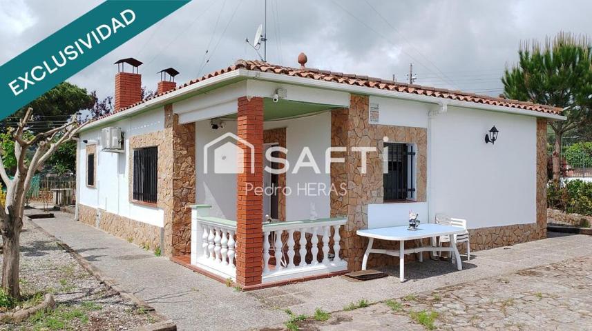Casa esquinera en urbanización tranquila photo 0