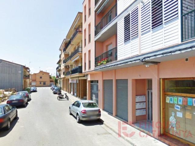 Local En venta en Sarrià De Ter photo 0