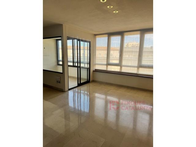 Piso En venta en Girona photo 0