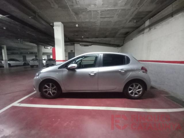Parking Subterráneo En venta en Girona photo 0