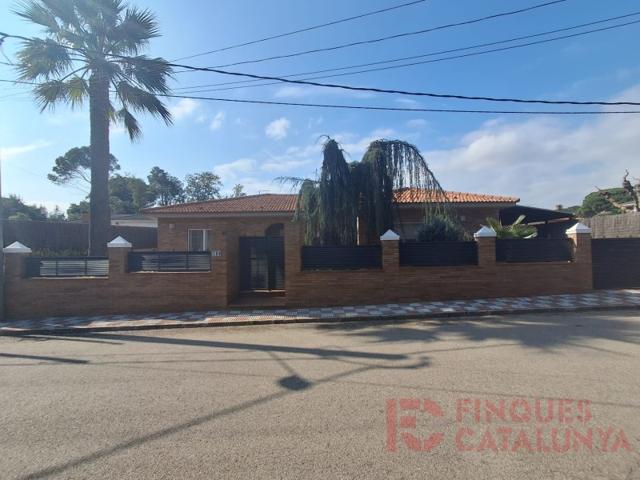 Casa En venta en Caldes De Malavella photo 0