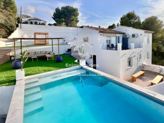 Villa En venta en Dénia photo 0