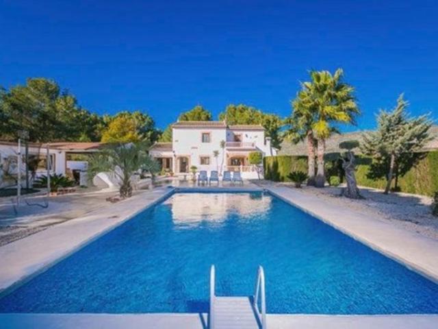 Villa En venta en Teulada photo 0