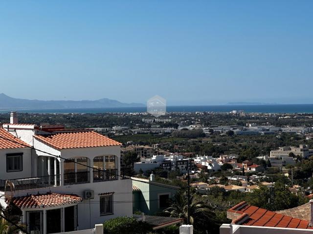 Villa En venta en Dénia photo 0