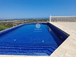Villa En venta en Dénia photo 0