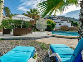 Villa En venta en Moraira photo 0