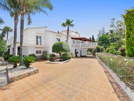 Villa En venta en Dénia photo 0