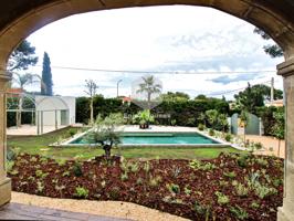 Villa En venta en Dénia photo 0