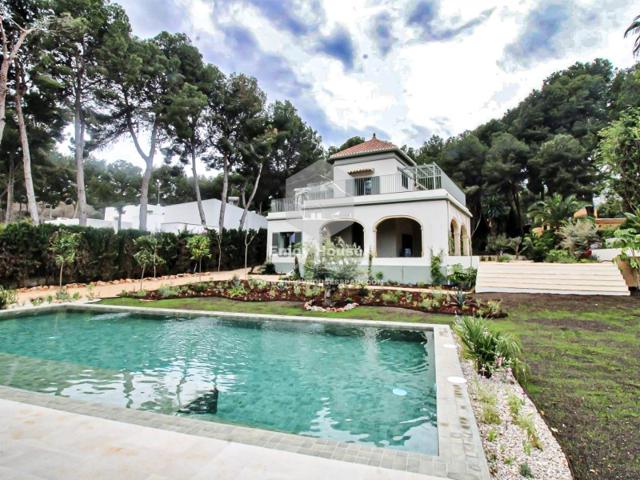 Villa En venta en Dénia photo 0