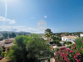 Villa En venta en Moraira photo 0