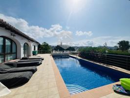 Villa En venta en Moraira photo 0