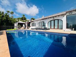 Villa En venta en Moraira photo 0