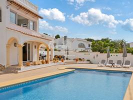 Villa En venta en Moraira photo 0