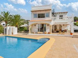 Villa En venta en Moraira photo 0