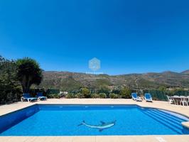 Local En venta en Benissa photo 0