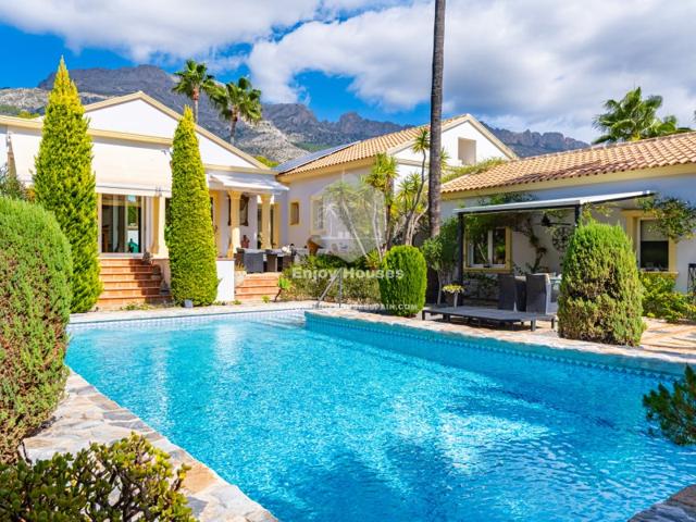 Villa En venta en Altea photo 0