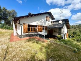 Casa con encanto y gran terreno en Vallgorguina photo 0