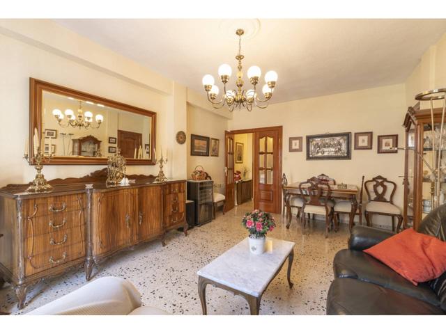PISO EN VENTA EN EL CENTRO DE GRANADA. PLAZA DE TOROS photo 0