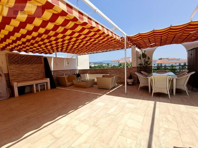  Ático En venta en Estepona photo 0