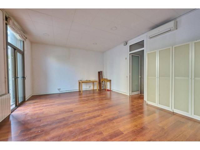 Piso En venta en Barcelona photo 0