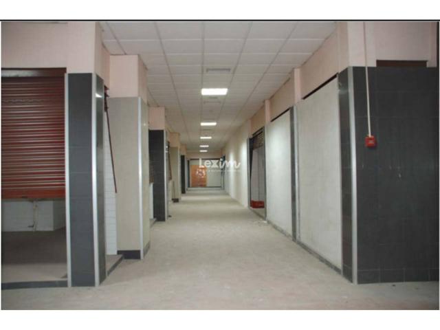 🏢 Local Comercial en Venta en Manresa – 650 m² para Reformar y Adaptar photo 0
