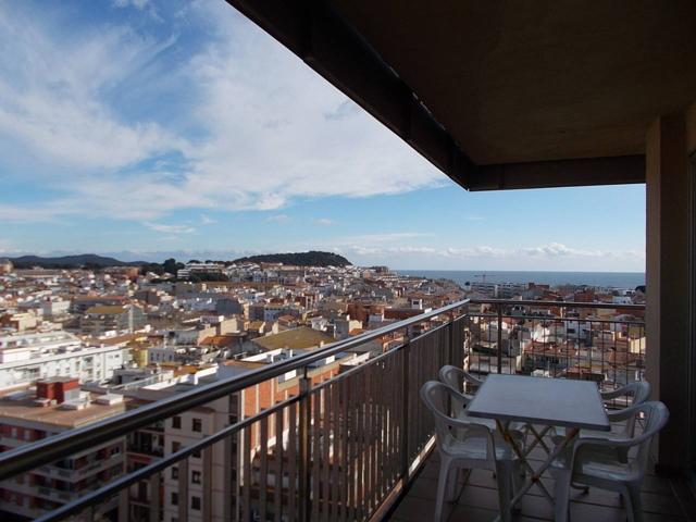 Apartamento con 1 habitación y terraza al lado del mar. photo 0