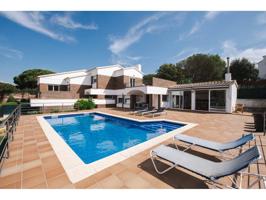 Agradable xalet con piscina photo 0