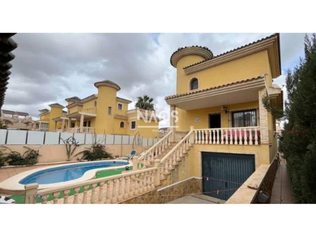 chalet independiente en venta en villamartin photo 0