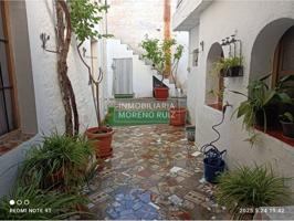 Venta de amplia casa en Albendín, muy bien situada. photo 0