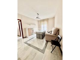 PISO CON TRES DORMITORIOS EN CALLE PRINCIPAL DE BAENA. photo 0