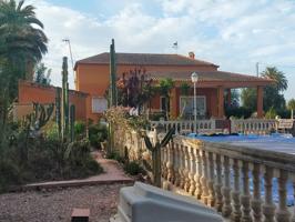 Exclusivo Chalet con Piscina y Casa de Invitados en La Hoya: ¡Tu Refugio de Lujo a 10 minutos de las playas de La Marina photo 0