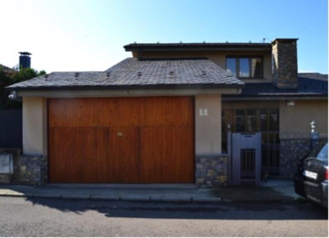 Casa en venta en Montferrer photo 0