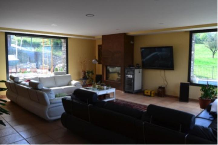 Casa unifamiliar en venta en Alàs photo 0