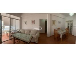 Venta de piso en primera línea de playa con aparcamiento privado photo 0