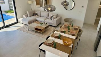 MAGNIFICO RESIDENCIAL EL ALBA CHALETS DE 3 DORMITORIOS EN ROLDAN photo 0