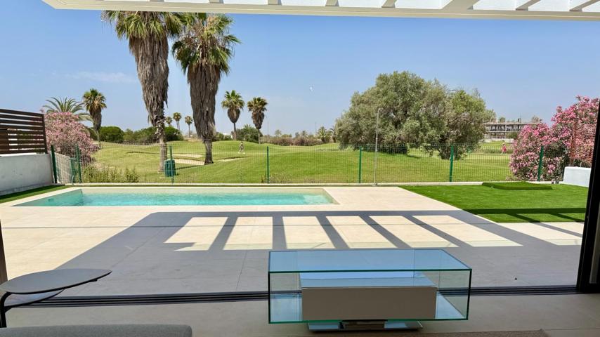 ¡Ubicación, ubicación, ubicación! Orientación oeste con vistas al campo de golf en Los Alcázares photo 0