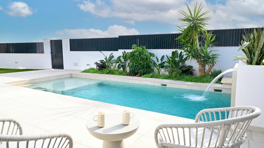 Fantástica villa de 3 dormitorios y un plan con piscina privada en un encantador complejo de golf photo 0