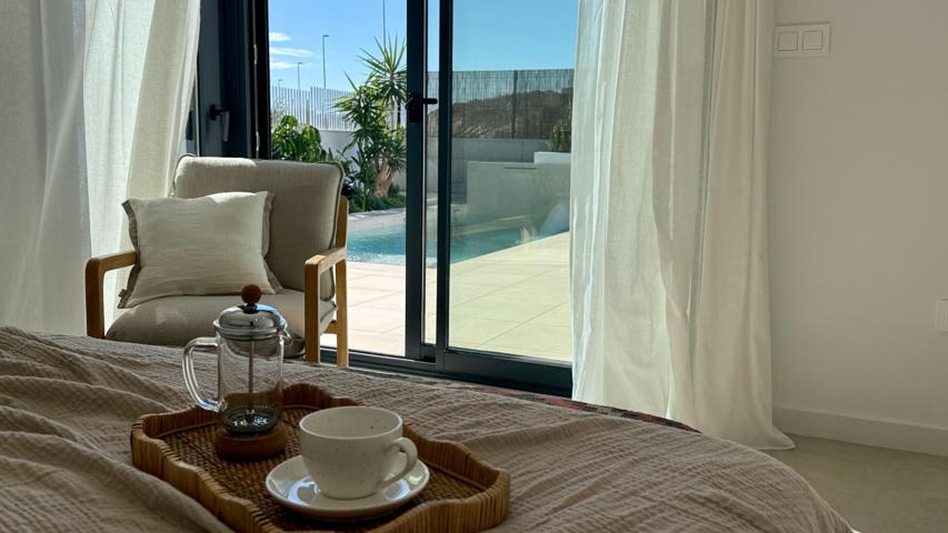 Encantadora villa de alta calidad con 3 dormitorios y 2 baños en un fantástico complejo de gol photo 0