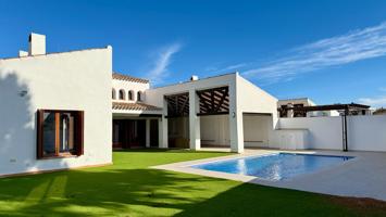 Absolutamente increíble gran villa en primera línea en El Valle Golf Resort photo 0