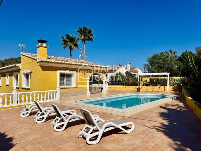 Bonita villa en una urbanización tranquila de Calpe. photo 0