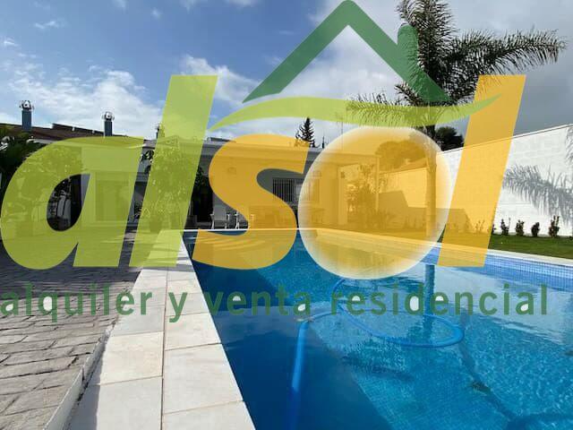 CHALET CON PISCINA EN EL PUERTO photo 0