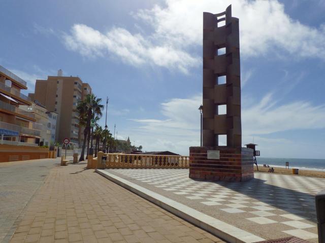 EXCELENTE OPORTUNIDAD A 30 METROS DE LA PLAYA DE REGLA photo 0