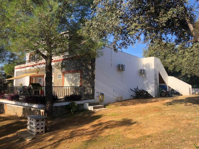 Chalet independiente en La Urbanización Las Nieves photo 0