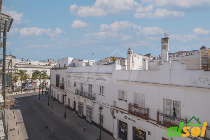 Casa de pueblo pareada con dos viviendas independientes en el centro de El Puerto de Santa María photo 0