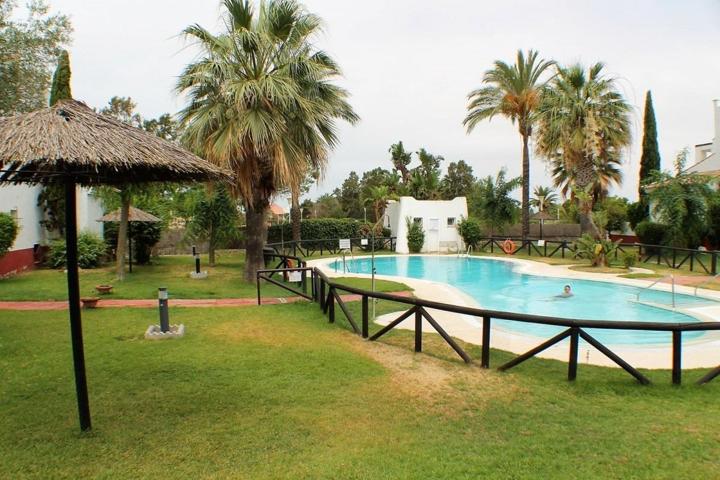 HERMOSO APARTAMENTO CON VISTAS A LA PISCINA photo 0