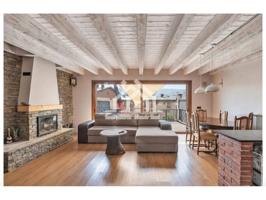 Casa en venta en Puigcerdà photo 0