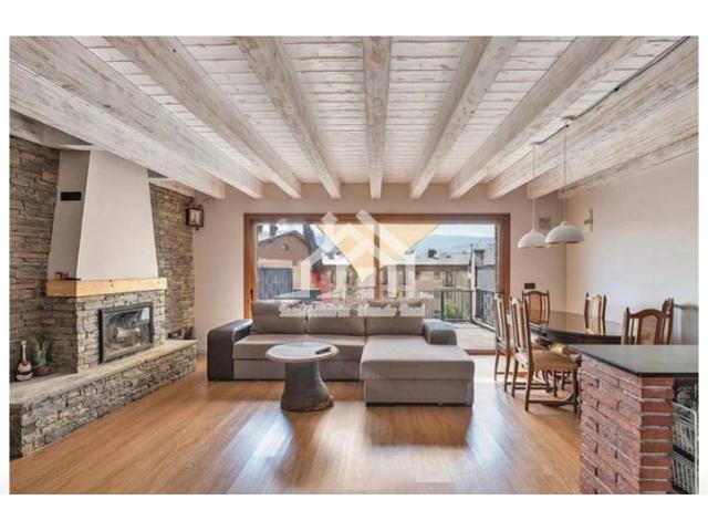 Casa en venta en Puigcerdà photo 0