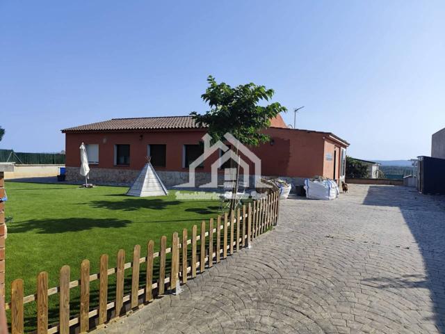 ¡Fantástica casa en venta en Sils! photo 0