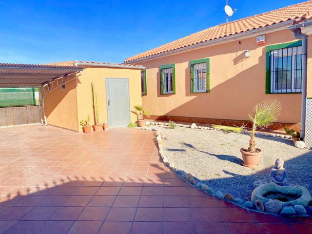 Chalet en venta en Madrigal photo 0